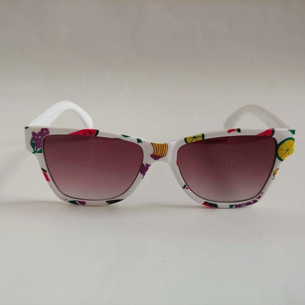 (NWT) Vintage 90's Kids Nylon Frame Sporty Sunglasses (White)